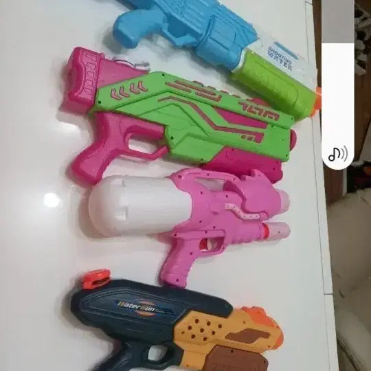 [BUNJANG] Waterbomb Festival Water Gun Set (4-Piece Bundle) / 워터밤. 페스티벌. 물총4개. 일괄. 2만원에. 판매. 물총끈도. 드림