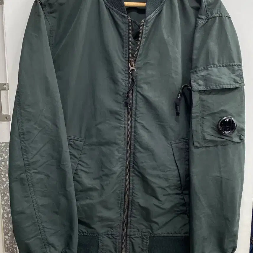 [BUNJANG] CP Company Authentic Bomber Jacket (Size XL-Fit M) & CP Company Sweatshirt (Size L) / [1+1/M추천/표기XL] 정품 cp컴퍼니 항공점퍼 ma1 cp맨투맨 서비스