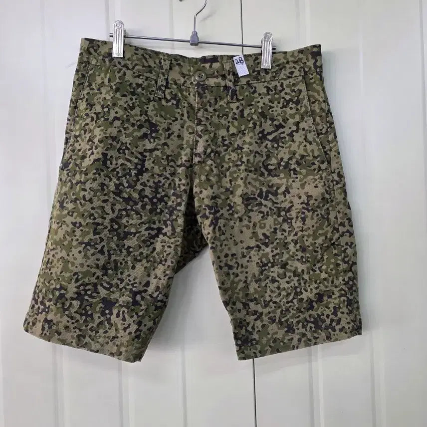 [BUNJANG] Carhartt Camouflage Cargo Shorts Size 28 / 칼하트 카모플라쥬 반바지 28