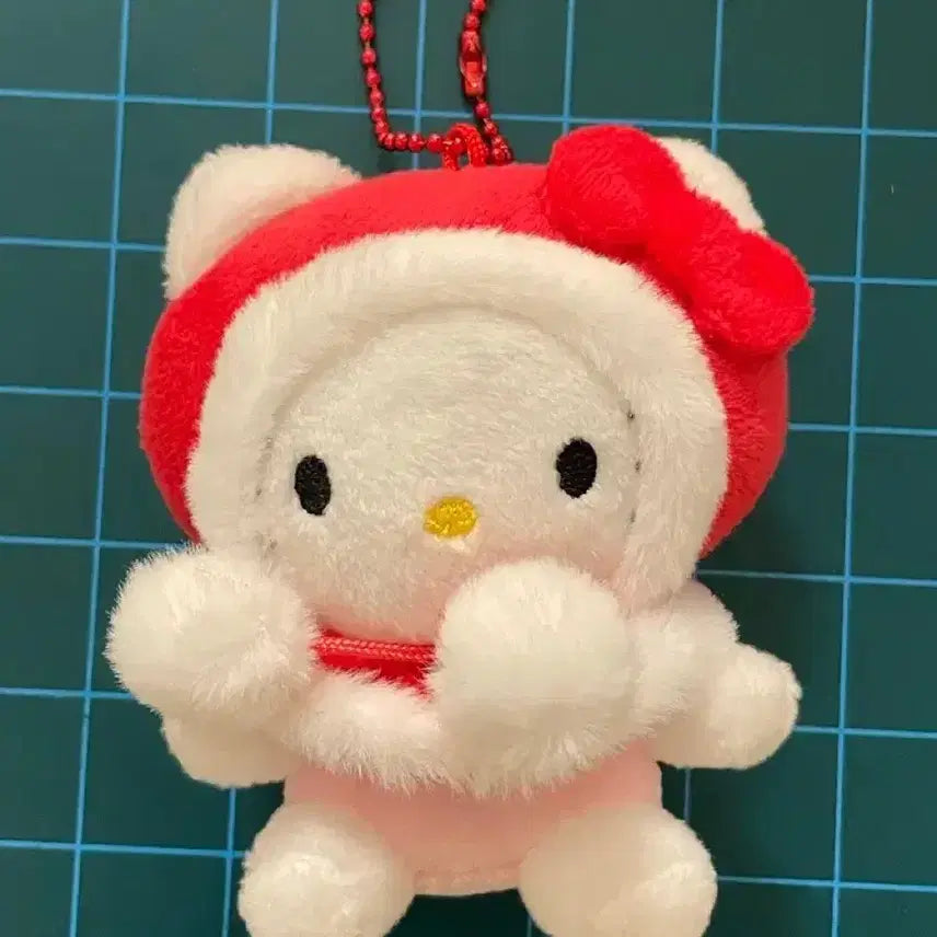 [BUNJANG] Sanrio Hello Kitty Christmas Doll Keychain / 키티 크리스마스 느낌 인형 키링