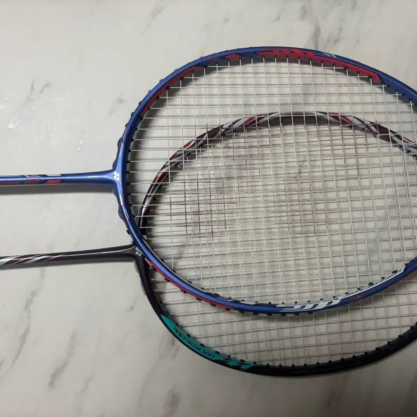 [BUNJANG] Yonex Astrox 100ZZ (Red) & Duora 10 LCW (Blue) Badminton Rackets / 요넥스 아스트록스 100zz(red) 35만원, 요넥스 듀오라 10 LCW blue버전 35만원