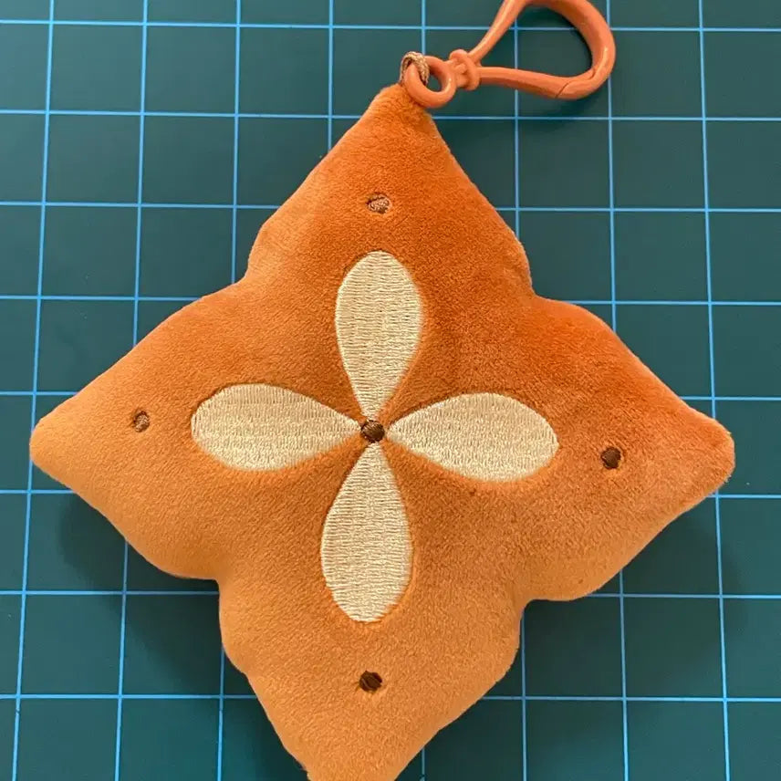 [BUNJANG] Clover Charm Keychain / 클로버 인형 키링