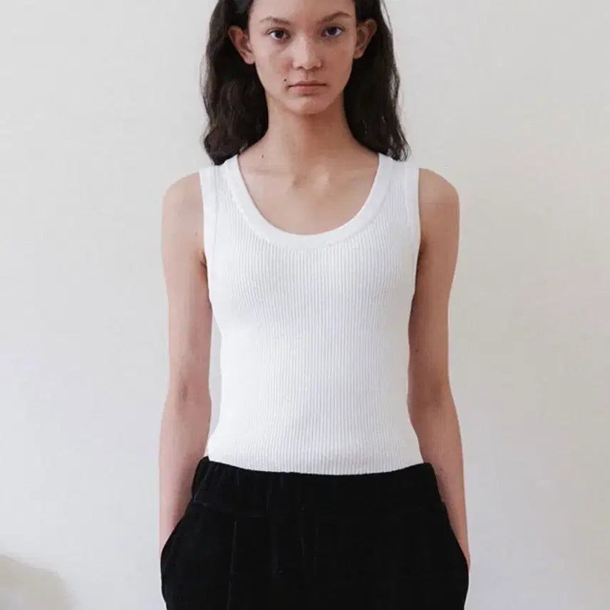 [BUNJANG] EPINGLER Round Neck Vest / 에핑글러 round neck vest