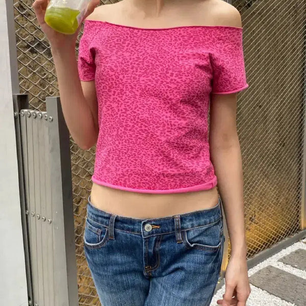 [BUNJANG] Brandy Melville Pink Leopard Off-Shoulder Short-Sleeve T-Shirt / 브랜디멜빌 핑크 레오파드 오프숄더 반팔티
