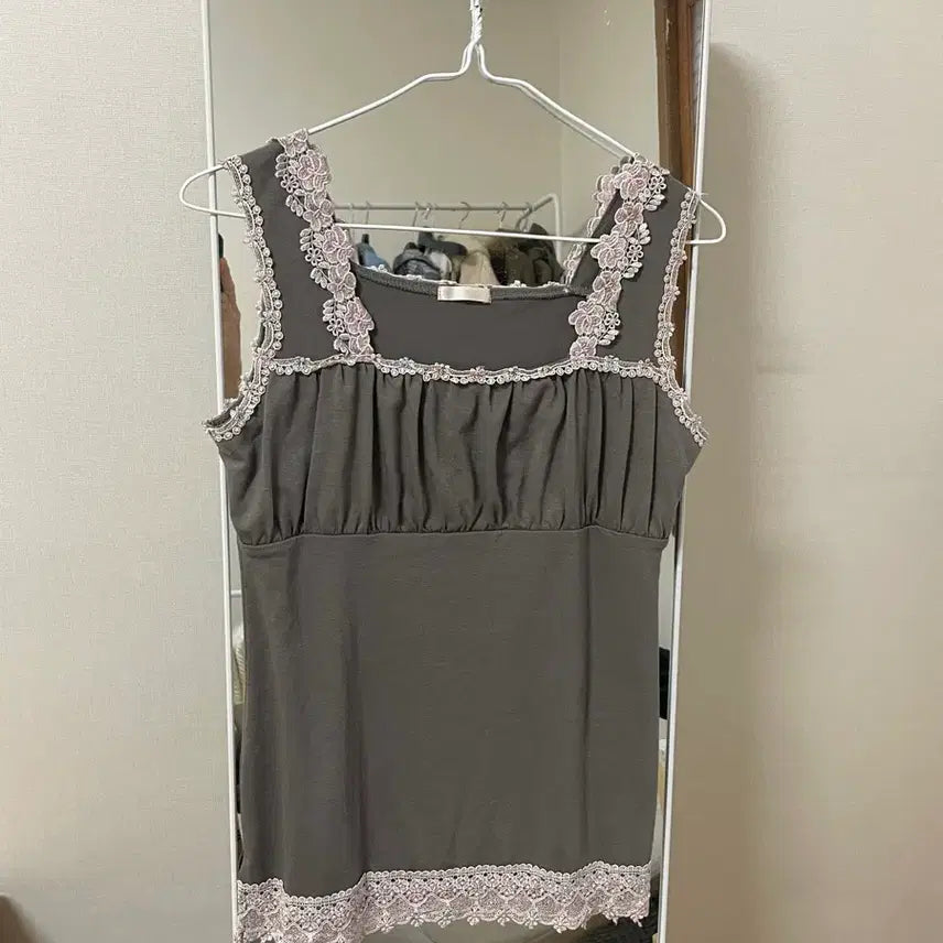 [BUNJANG] Cocómori Morigirl Khaki Camisole / 코코모리 모리 모리걸 카키 나시