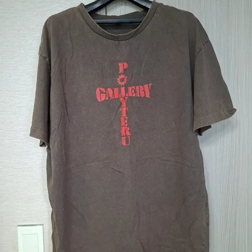[BUNJANG] Polilater Crosty Charcoal Brown Size 2 T-Shirt / 폴리테루 크로스티 차콜브라운 2사이즈