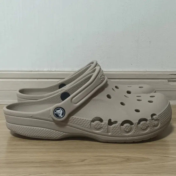 [BUNJANG] Crocs Classic Clog Beige W8 (250mm) / 크록스 클래식 클로그 베이지 W8 250