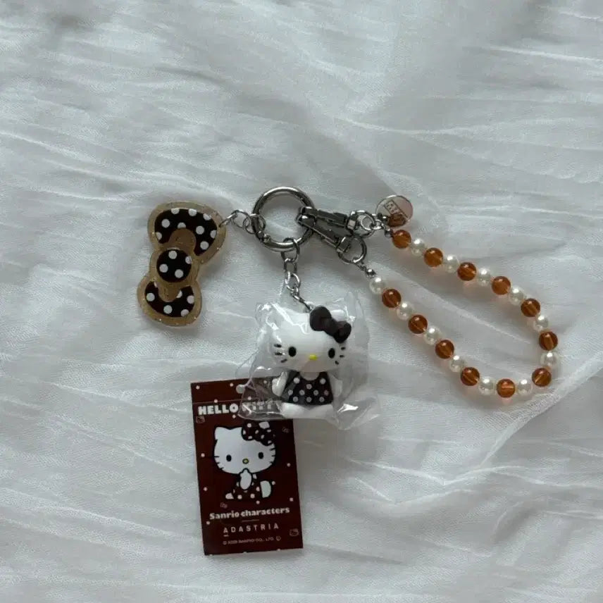 [BUNJANG] Sanrio Lorizfarm me% Hello Kitty Keychain Brown / 산리오 로리즈팜 미퍼센트 me% 헬로키티 키링 브라운