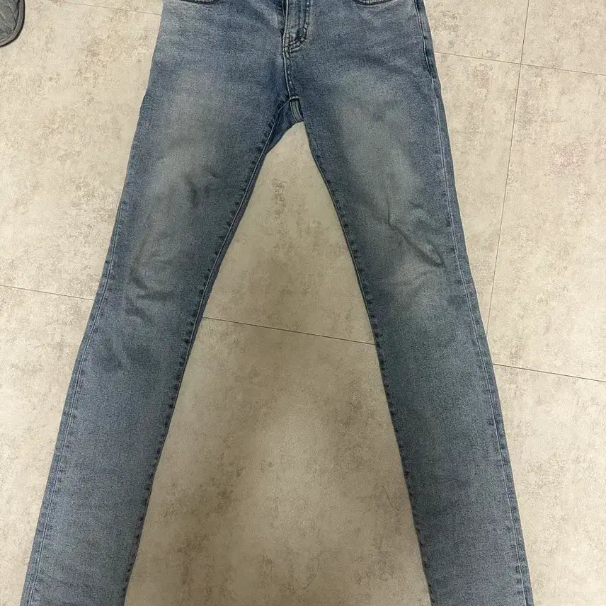 [BUNJANG] Saint Laurent Style Light Wash Jeans / 생로랑 스타일 연청진