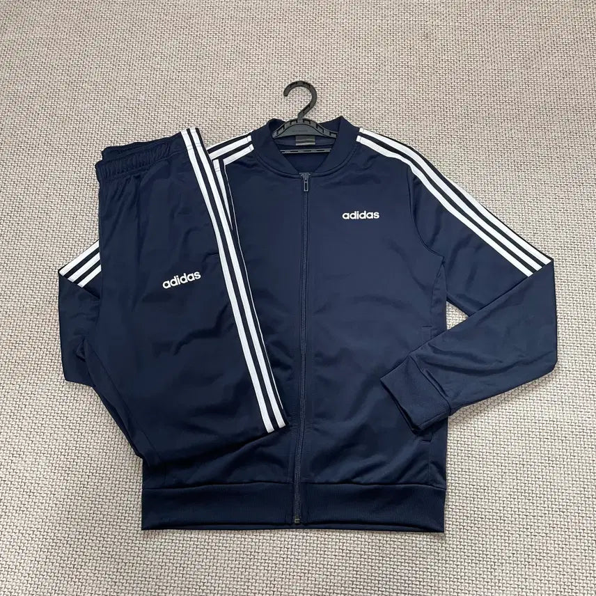 [BUNJANG] Adidas Training Set L / M 아디다스 트레이닝복 세트 N.8672