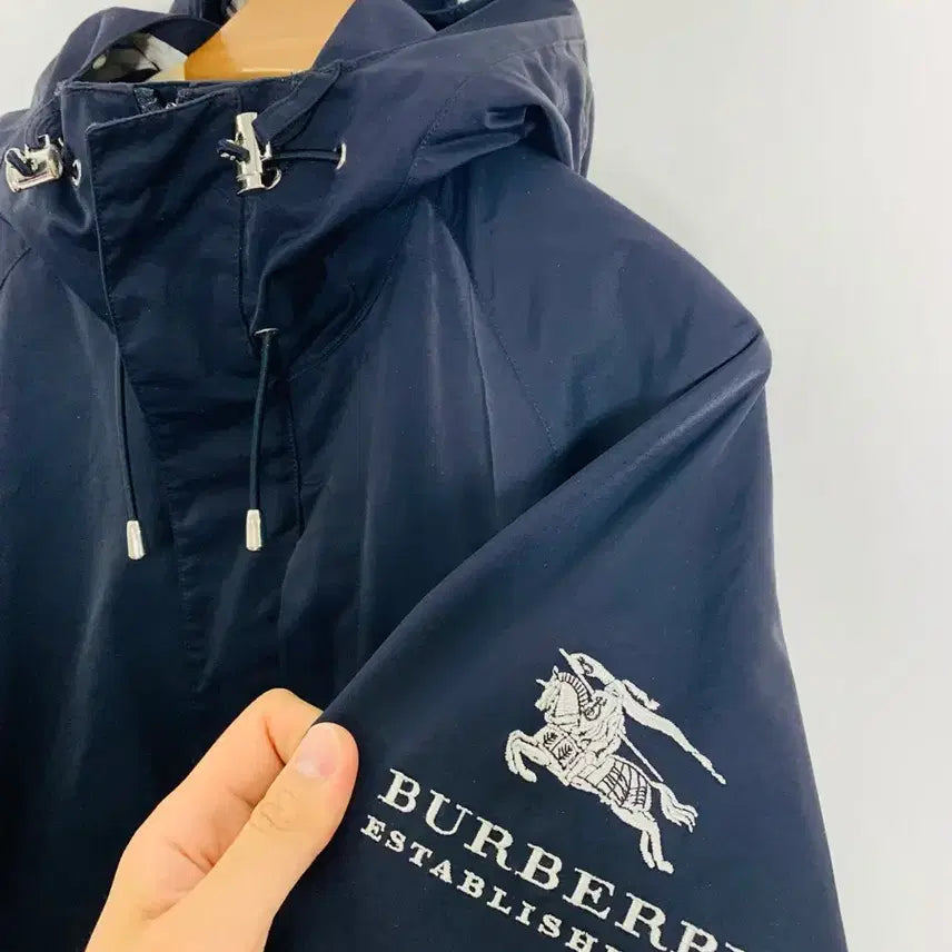 [BUNJANG] Burberry Embroidered Logo Navy Hoodie Jacket / 버버리 자켓