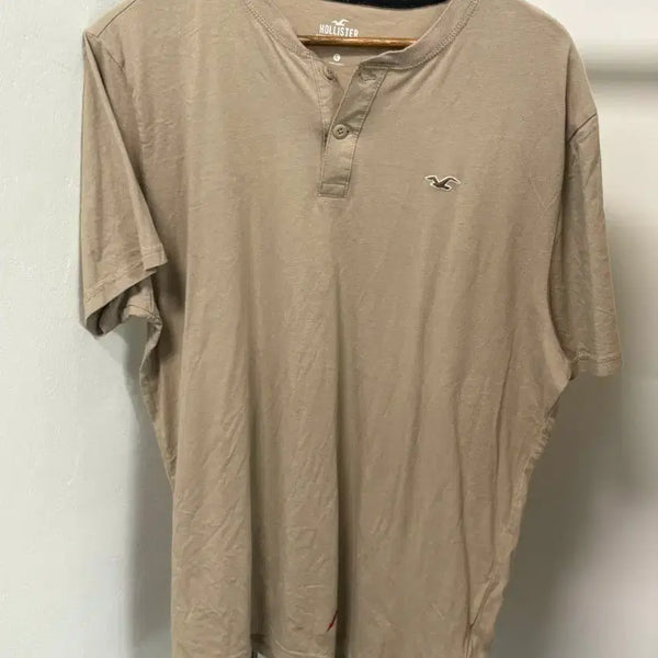 [BUNJANG] Hollister Henry Neck T-Shirt Beige / 홀리스터 헨리넥 티셔츠