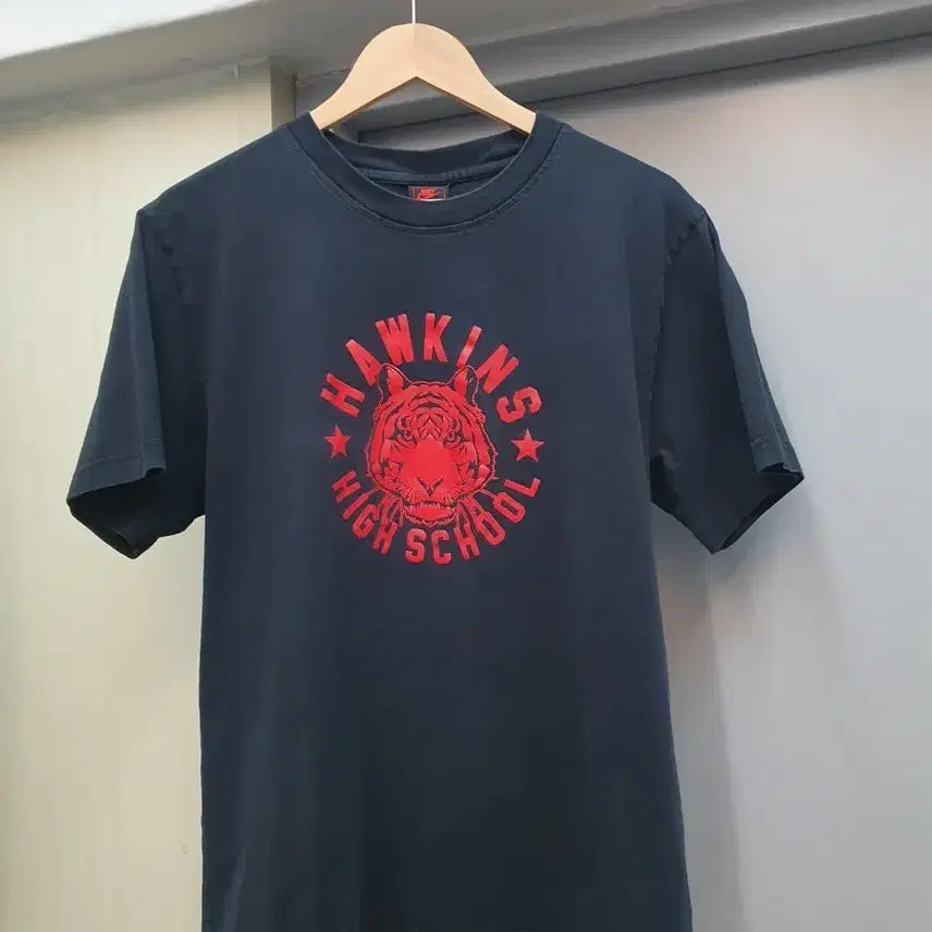 [BUNJANG] Nike x Stranger Things Short Sleeve T-Shirt XL / 나이키 x 기묘한이야기 반팔티 xl 110