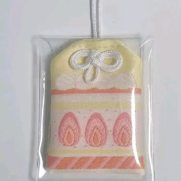 [BUNJANG] Strawberry Shortcake Omamori Charm / 딸기쇼트케이크 오마모리 키링