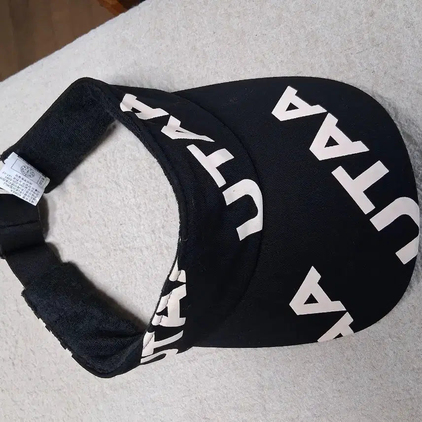 [BUNJANG] UTAA Black Cap with Lettering Pattern / UTAA 블랙 볼캡 패턴