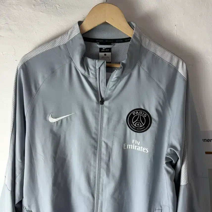 [BUNJANG] Nike Paris Saint-Germain Windbreaker L / 나이키 파리셍제르망 바람막이