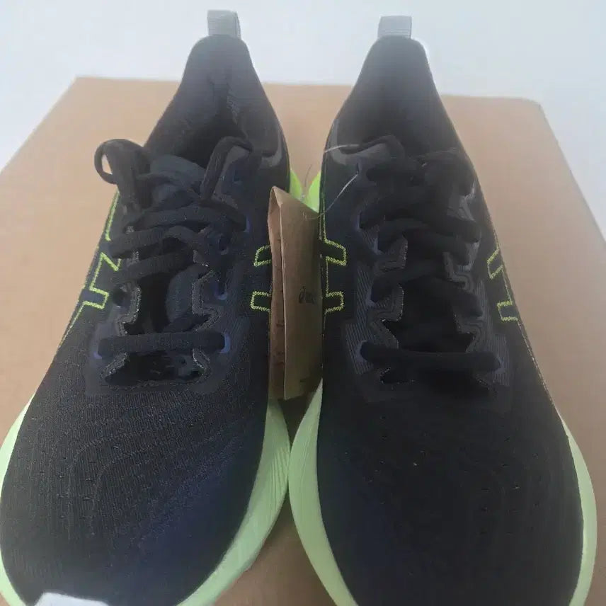 [BUNJANG] Asics NovaBlast 4 Running Shoes (255mm) / 아식스 노바블라스트4  255