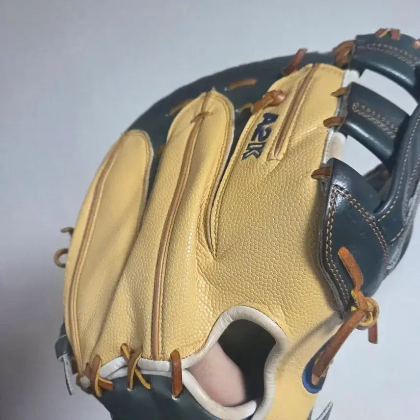 [BUNJANG] Wilson A2K Kor 1883 First Base Mitt Baseball Glove / 윌슨 a2k kor 1883 1루미트 야구글러브
