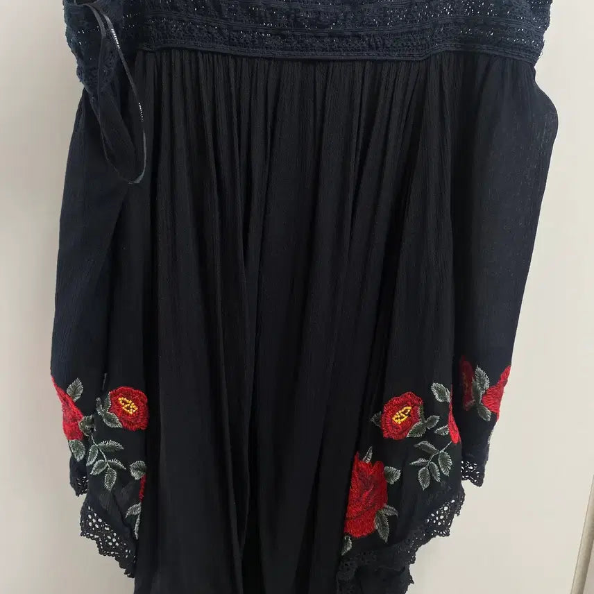 [BUNJANG] Forever 21 Off-the-Shoulder Dress with Elastic Shoulder Band / 포에버21 어깨밴딩 오프숄더 원피스 m