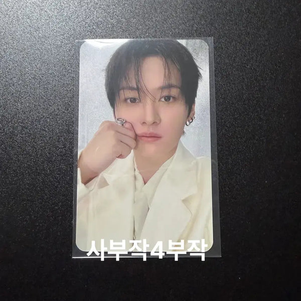 [BUNJANG] Stray Kids Run 2 U World Tour Concert Online POB Lee Know Minho Photocard / 스키즈 런잇 월드투어 콘서트 온라인 4만원 특전 포카 리노 이민호