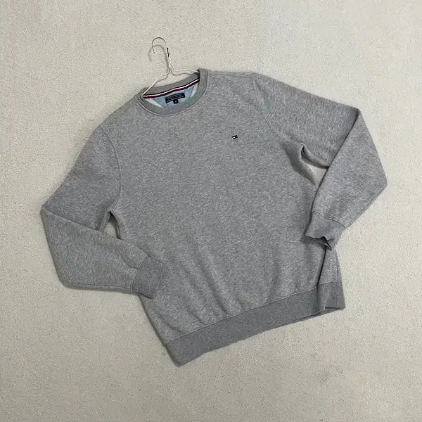 [BUNJANG] Tommy Hilfiger Fleece Round Sweatshirt / M 타미힐피거 기모 라운드 맨투맨 B.2975
