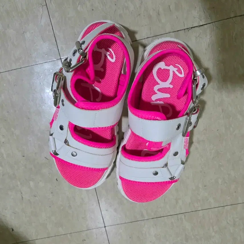 [BUNJANG] Buffalo London Platform Sandals Pink White / Buffalo london 버팔로 통굽 키높이 샌달 샌들 핑크 화이트