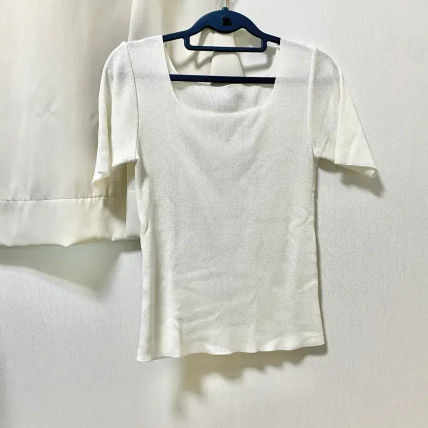[BUNJANG] Square Neck Short Sleeve T-Shirt / 스퀘어넥 반팔