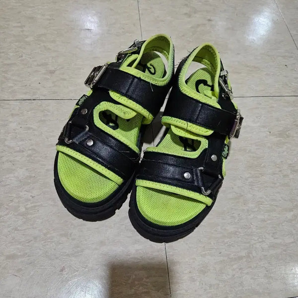 [BUNJANG] Buffalo London Platform Sandals / Buffalo london 버팔로 통굽 키높이 샌달 샌들 블랙 그린