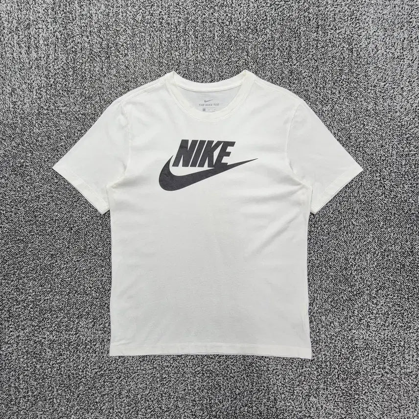 [BUNJANG] Nike NSW Icon Futura Short Sleeve T-Shirt White / 빈티지9. 나이키 NSW 아이콘 푸추라 반팔 티셔츠 화이트