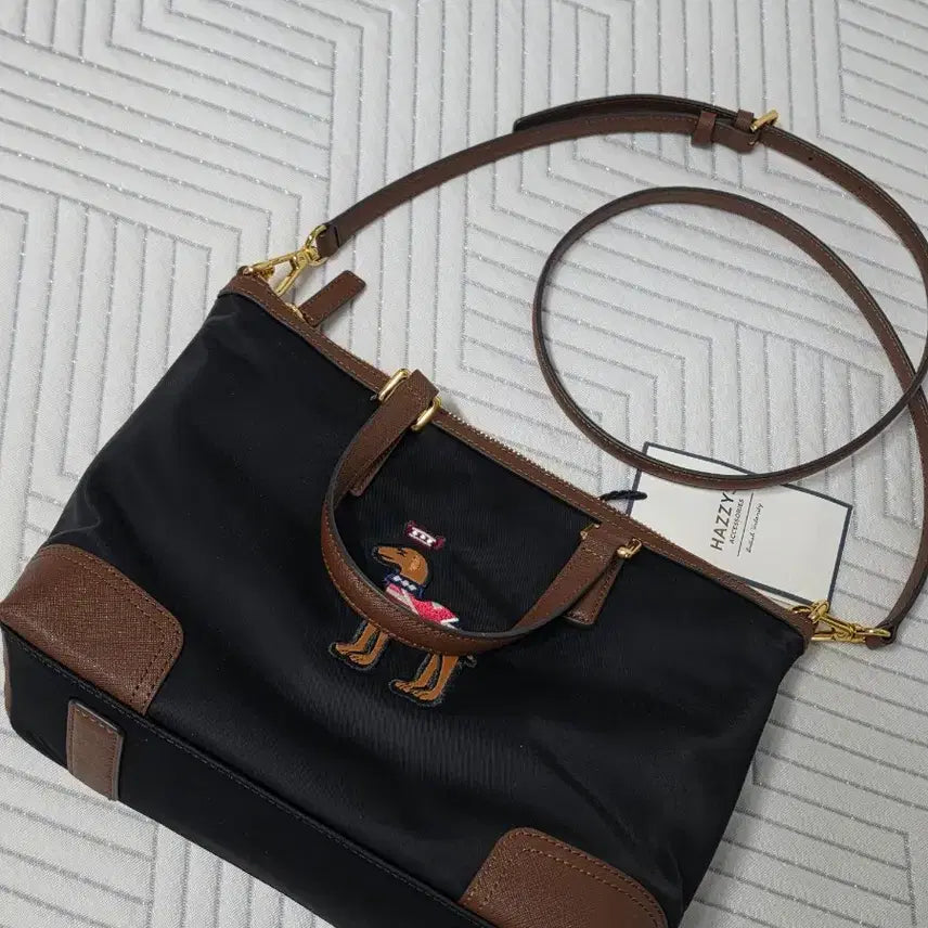 [BUNJANG] Hazzys Black Logo Patch Leather Tote Bag / [새상품] 헤지스 블랙 로고패치 가죽 토트백