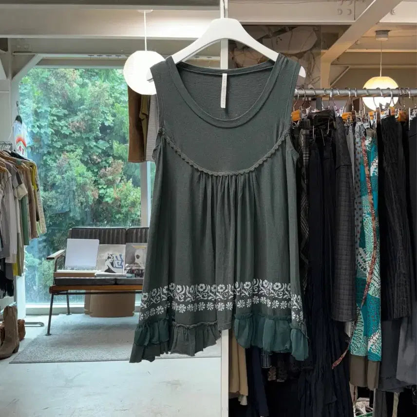 [BUNJANG] Sunao Kuwahara Frill Layered Sleeveless Top M / 스나오 쿠와하라 프릴 레이어드 슬리브리스