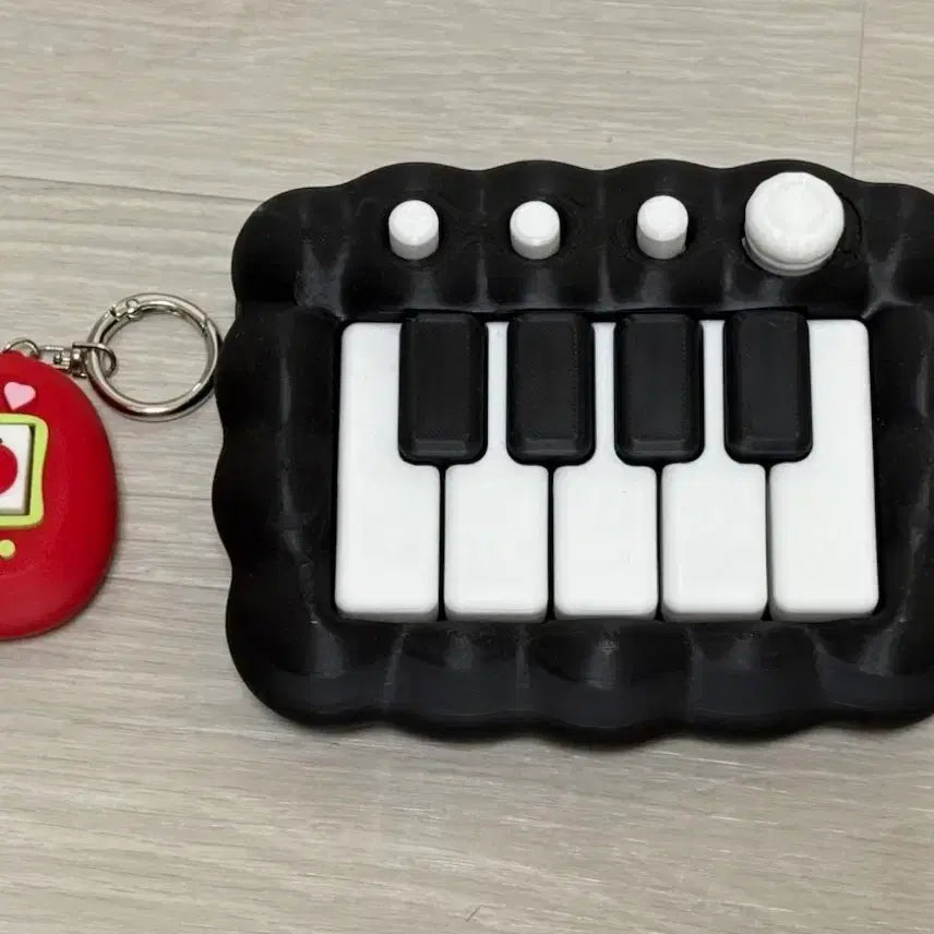 [BUNJANG] Bundle Set Piano Clicker & Tomato Tamagotchi Clicker Keychain Set / 일괄) 피아노 클리커, 토마토 다마고치 클리커 키캡 키링
