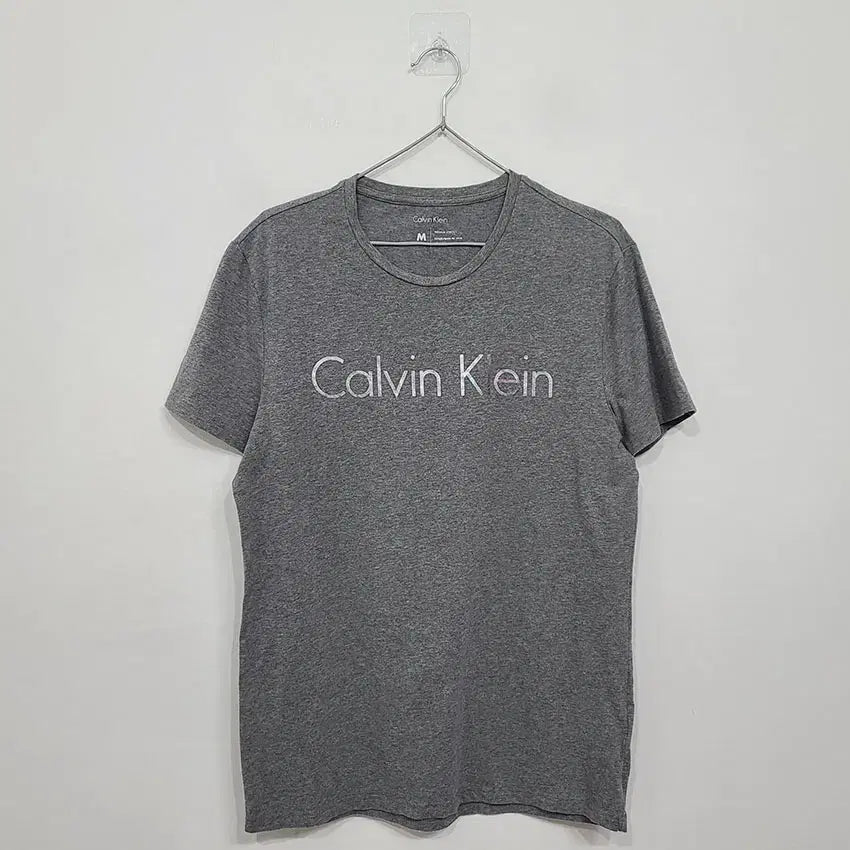 [BUNJANG] Calvin Klein Short Sleeve T-Shirt Size M / 캘빈클라인/반팔티셔츠/M사이즈/J726