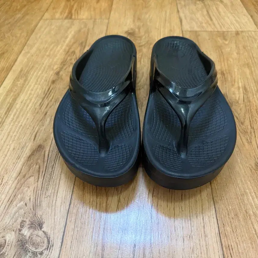 [BUNJANG] OOFOS OOlala Omega Black Sandals / 우포스 울랄라 오메가 블랙