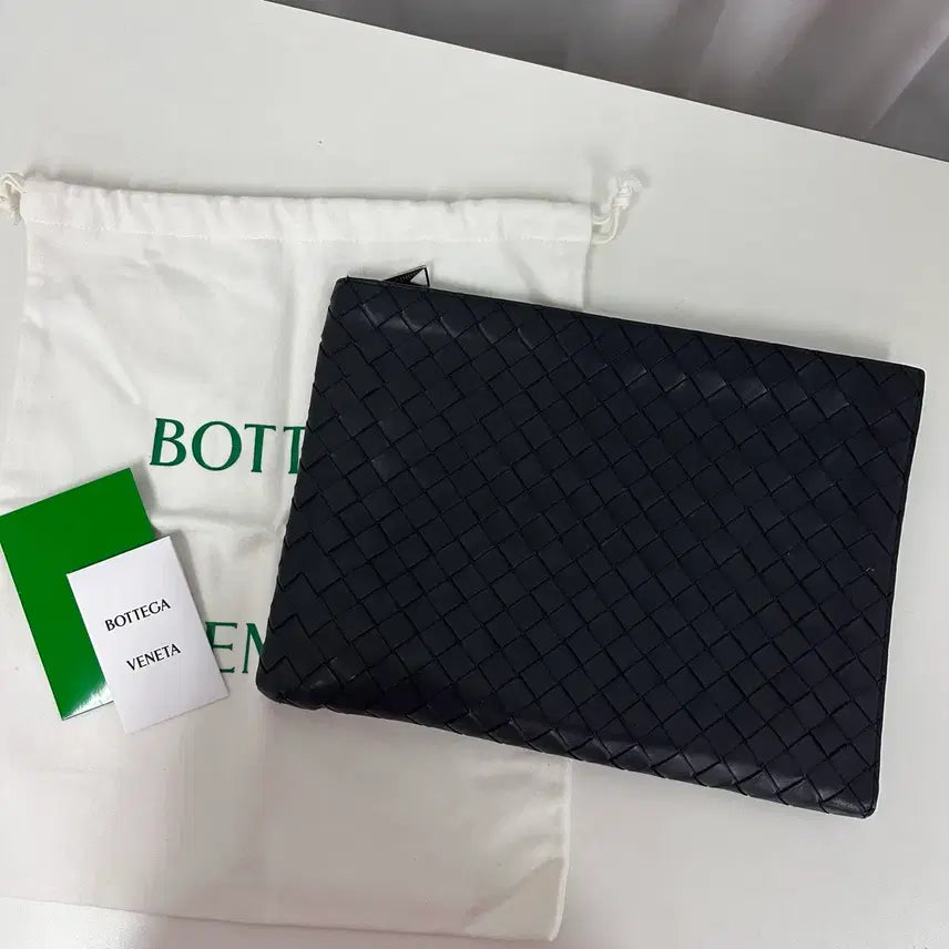 [BUNJANG] Bottega Veneta Intrecciato Cassette Clutch Black / 보테가베네타 인트레치아토 카세트 클러치 블랙
