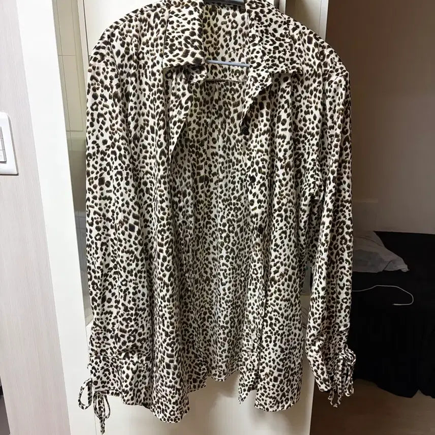 [BUNJANG] Swimcity Leopard Print Shirt Blouse / 스윔시티 레오파드 호피 셔츠 블라우스