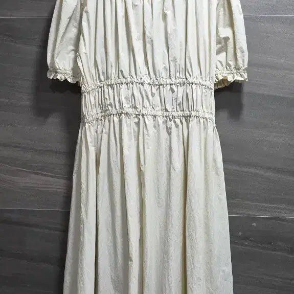 [BUNJANG] BLOOM Puff Sleeve Shirring Banding Dress / BLOOM 블룸 , 바스락  퍼프소매 /셔링/ 밴딩 원피스  F