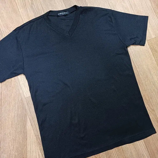 [BUNJANG] TIPICOSI V-Neck Summer Mesh T-Shirt XL (105) / TIPICOSI V라인 여름 티셔츠 XL(105)사이즈 망사타입