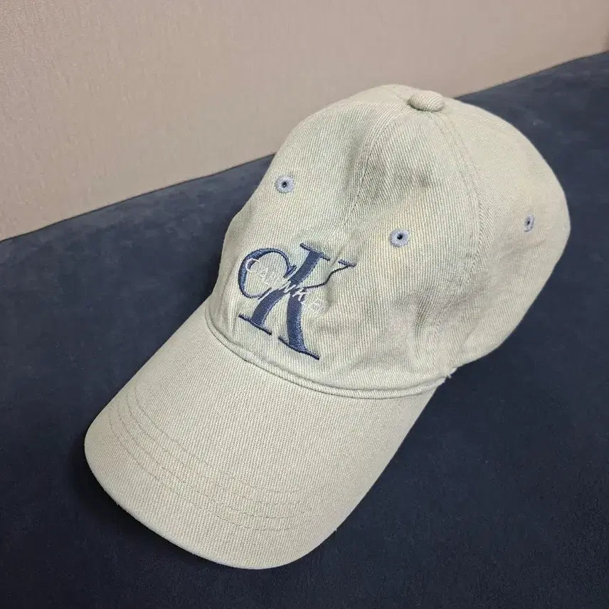 [BUNJANG] Calvin Klein Light Wash Denim Baseball Cap / 캘빈클라인 연청 데님 볼캡