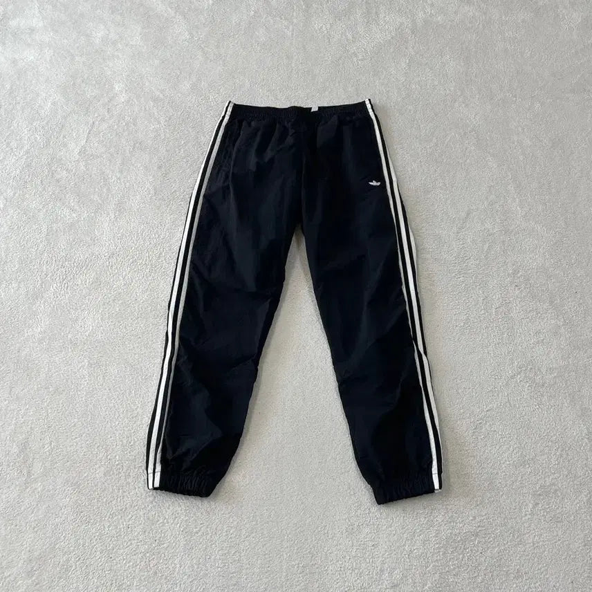 [BUNJANG] Adidas Woven Nylon Track Pants Black L / L 아디다스 우븐 나일론 트랙팬츠 바지 파이어버드