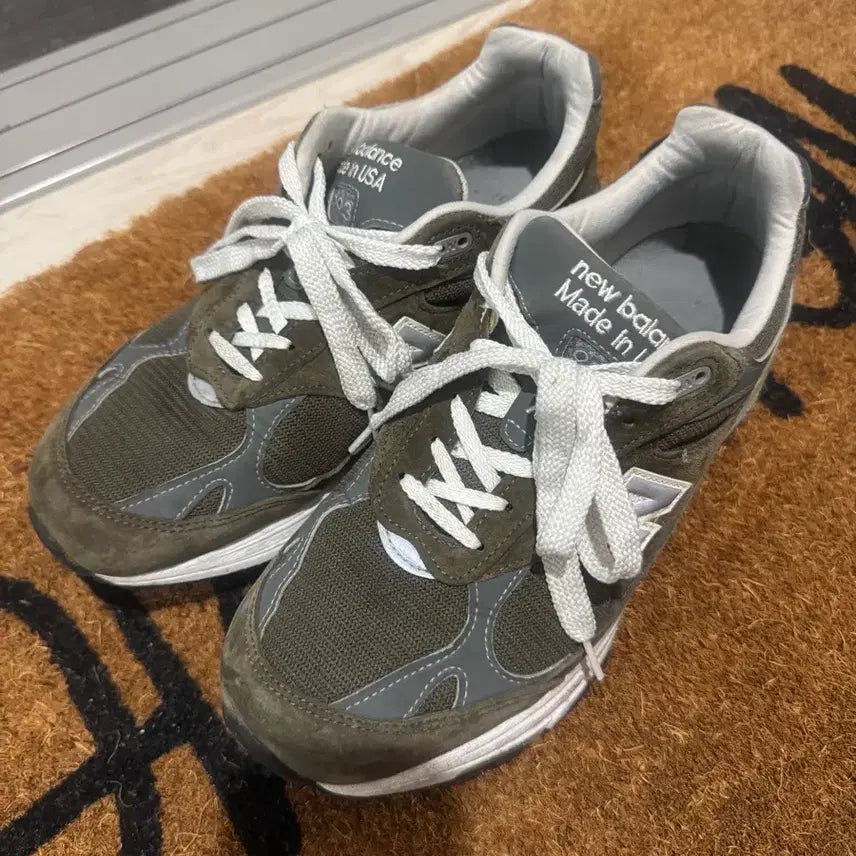[BUNJANG] New Balance 993 Military Green Running Shoes / 뉴발란스 993 밀리터리그린 280