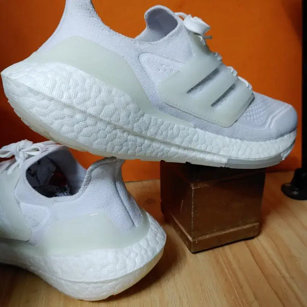 [BUNJANG] Adidas Ultraboost 21 JP 235 / (새상품)아디다스 울트라부스트21(JP235 여유있는235)