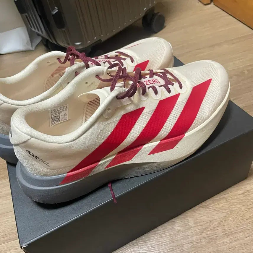 [BUNJANG] Adidas EvoSlid White 275mm Slides / 아디다스 에보슬 275사이즈 팔아봅니다.