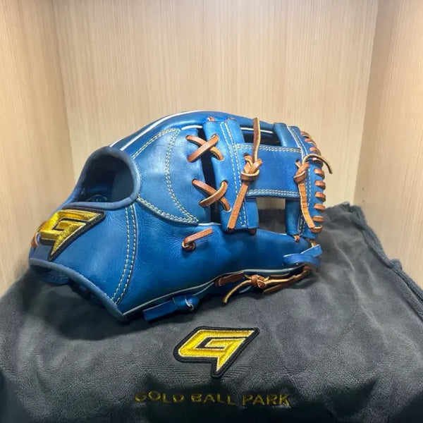 [BUNJANG] Gold Authentic Kim Young-woong Model Baseball Glove (Right-Hand Throw) / 골드 GOLD 슈프림 어센틱 내야 글러브 김영웅 모델 우투