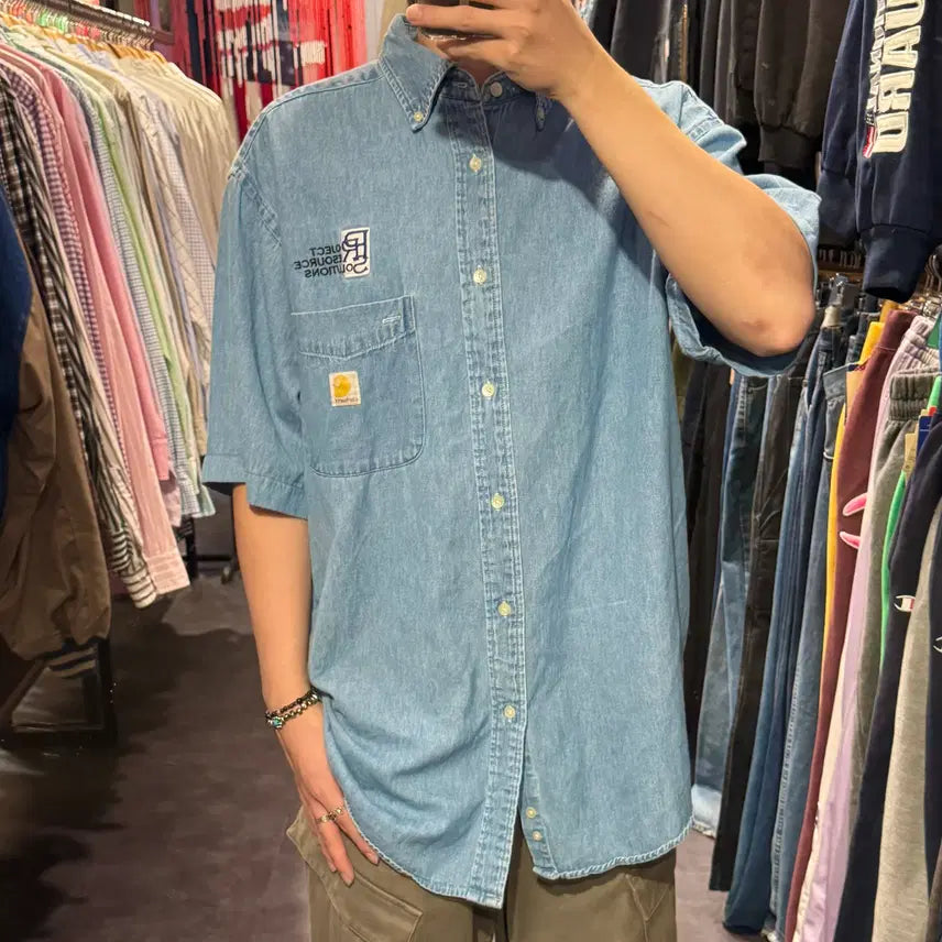[BUNJANG] Carhartt Embroidered Denim Short Sleeve Shirt Light Wash / [IM] 칼하트 자수 데님 반팔셔츠 연청