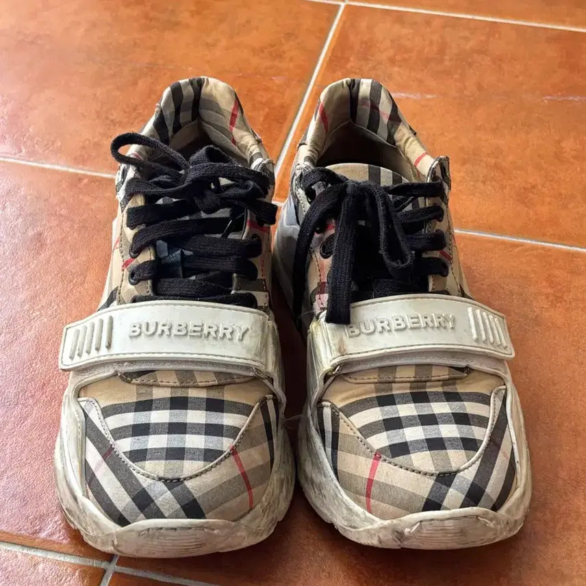 [BUNJANG] Burberry Check Pattern Sneakers / 버버리스니커즈신발