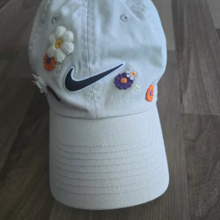 [BUNJANG] Nike Embroidered Flower Ball Cap One Size / 나이키 자수 꽃 볼캡 원사이즈