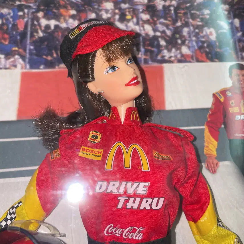 [BUNJANG] 1999 NASCAR Barbie Collector Edition Bill Elliott McDonald's Racing Team #94 / 1999 NASCAR Official #94 Barbie Bill Elliott 맥도날드 Collector Edition
