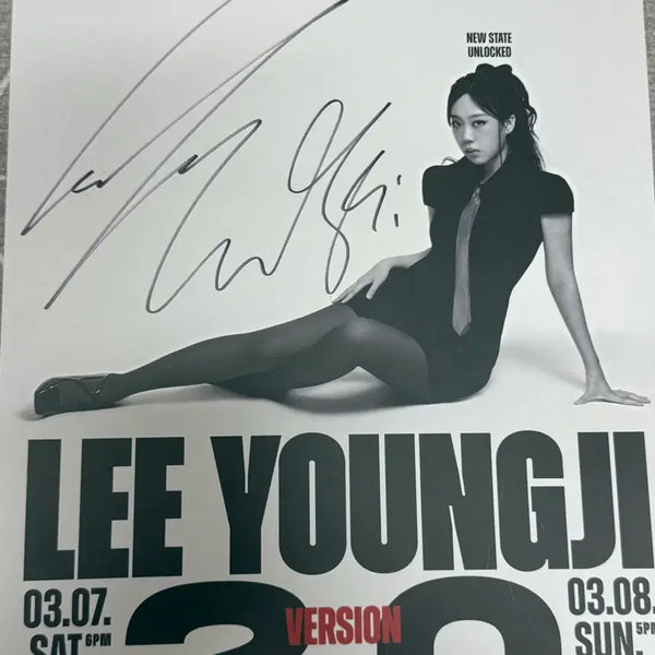 [BUNJANG] Lee Young Ji 2.0 World Tour Poster Signed / 이영지 2.0 월드투어 포스터 친필싸인