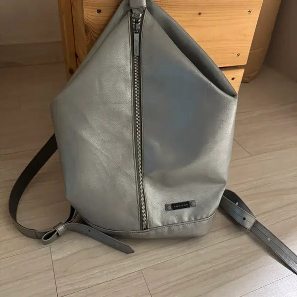 [BUNJANG] Freitag Wolf Backpack Silver / 프라이탁 울프 백팩